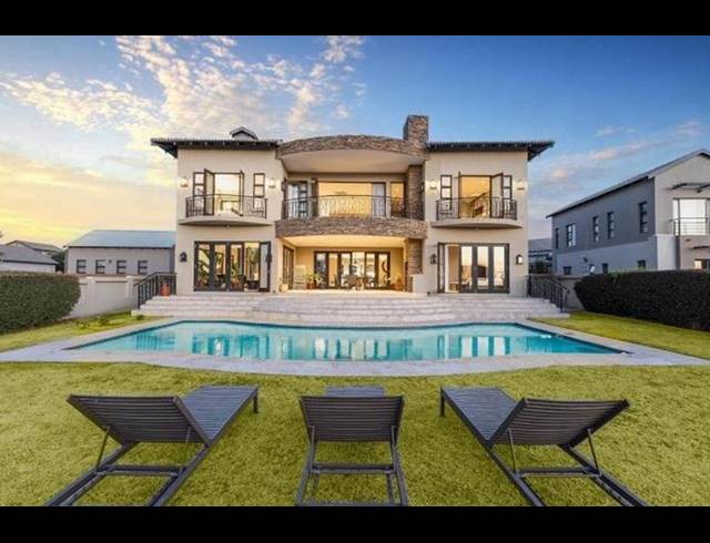 4 BEDROOM HOUSE FOR SALE IN COPPERLEAF ESTATE